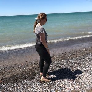 Meet your Posher, Caitlin